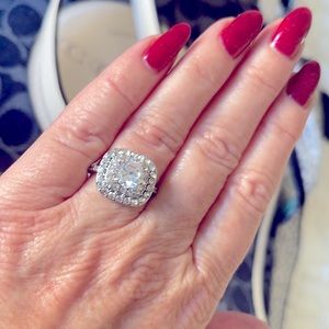 Halo Diamond Ring set in Platinum